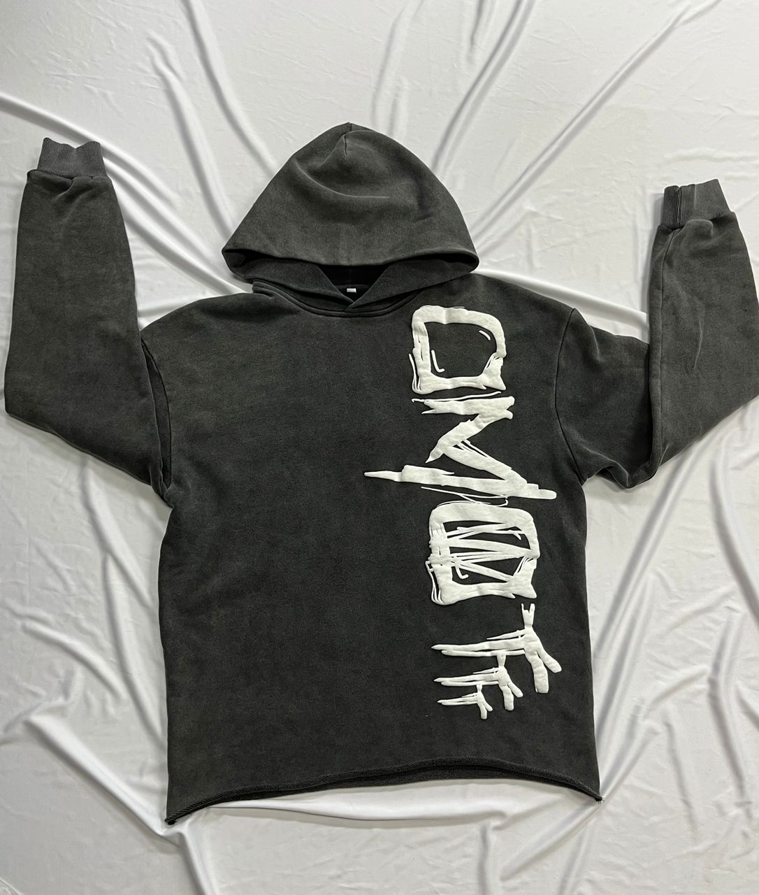 OMWTTT™- Cropped LↀVE Hoodie - OMWTTT